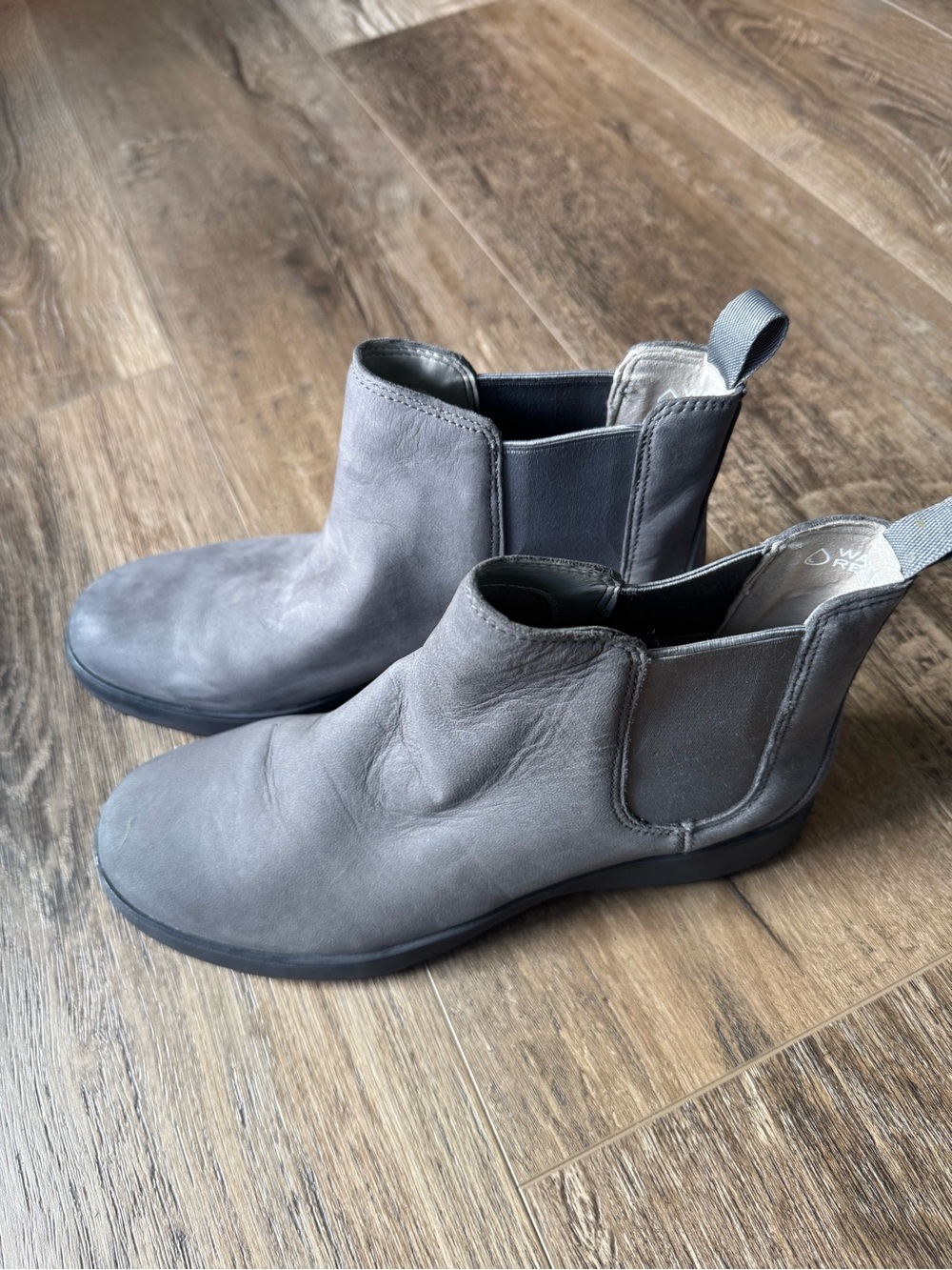 Vionic Gray Leather Chelsea Ankle Boots